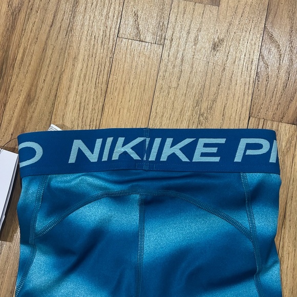 Nike Pro Women’s Dri-Fit 3” Striped Blue Spandex Shorts Sz XS NWT - Picture 7 of 8